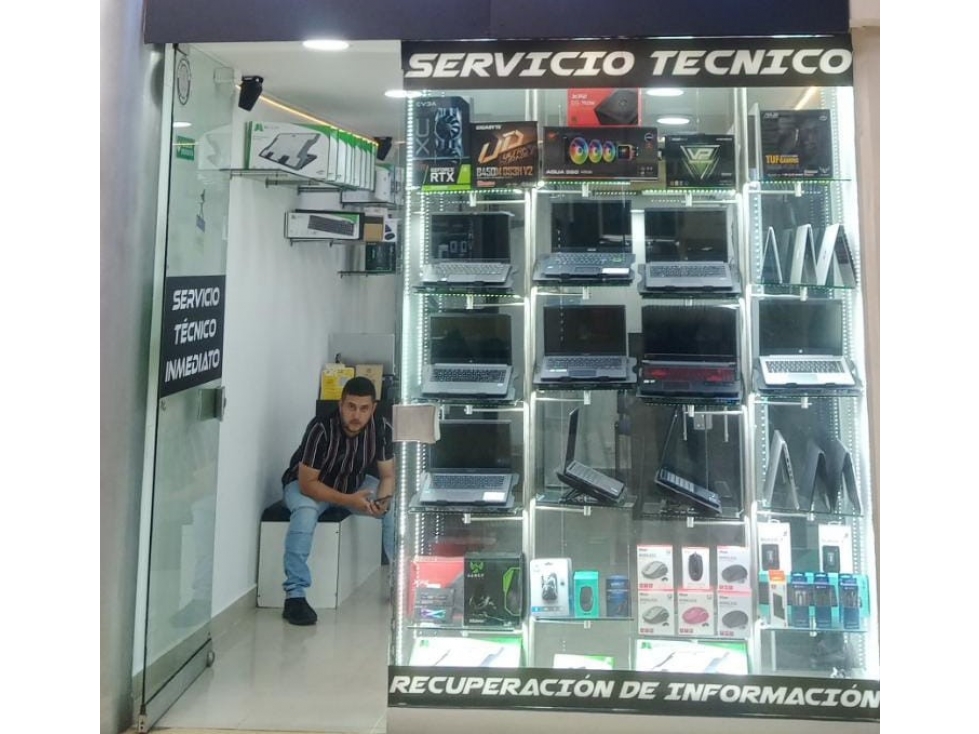 Venta de Local Rentando Sector Centro Comercial Monterrey