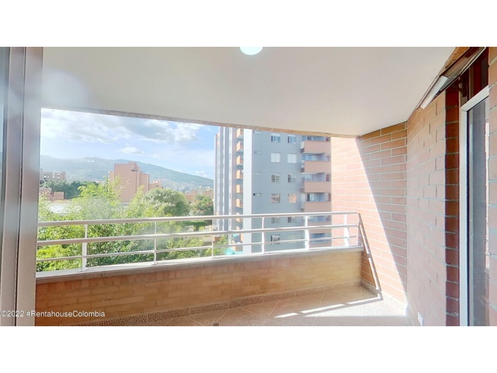 Apartamento en  Laureles(Medellin) RAH CO: 23-1115