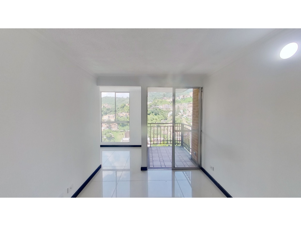 Apartamento en venta Loma de los Bernal Medellín (H146)