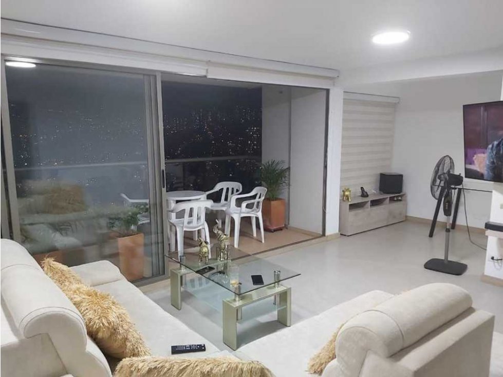 Apartamento en venta en Aviva loma de los bernal
