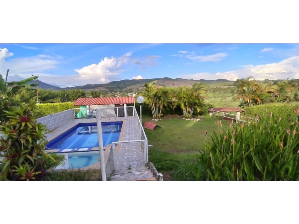 Pavas La Cumbre Valle Colombia - Hermosa finca con piscina en venta