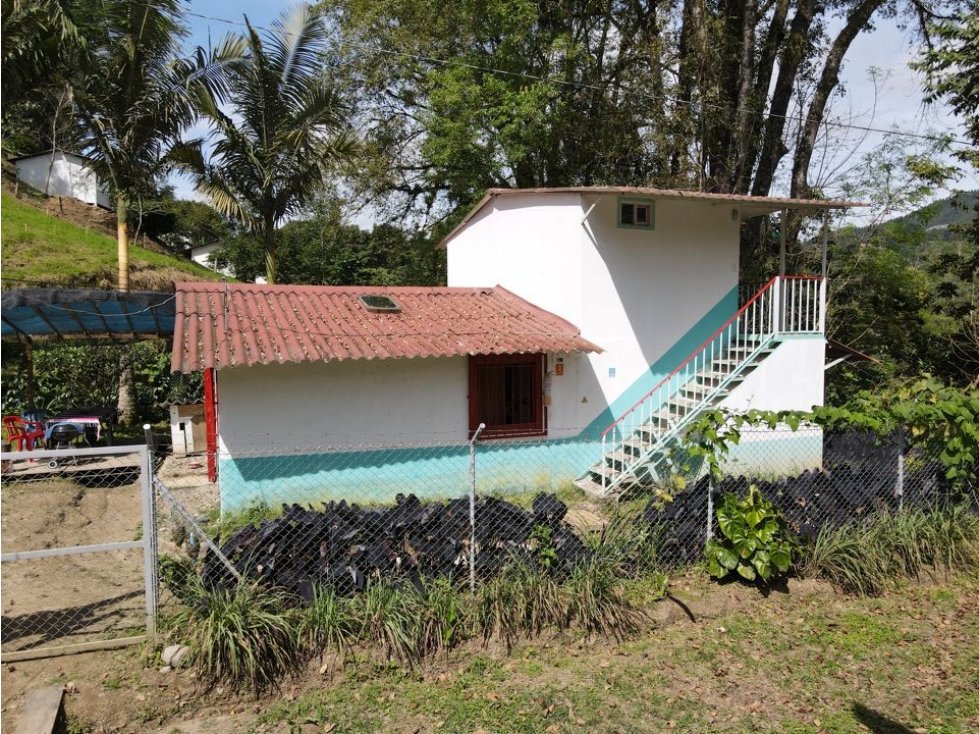 Se vende casa lote en Salento, Quindío (funcionando hostal rural)